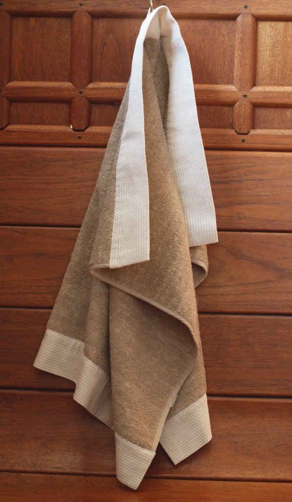 Handdoek grijs brede boord